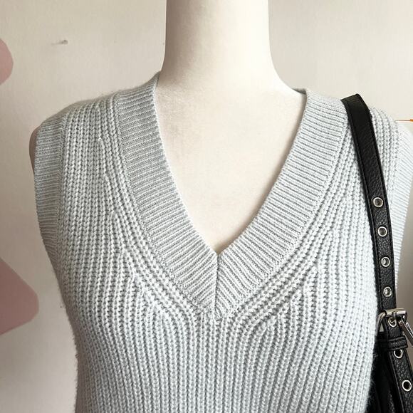 Blue Chunky‎ Sweater Vest, Preppy, Retro, Indie, Minimalist, Medium, Clean Girl - Picture 2 of 6